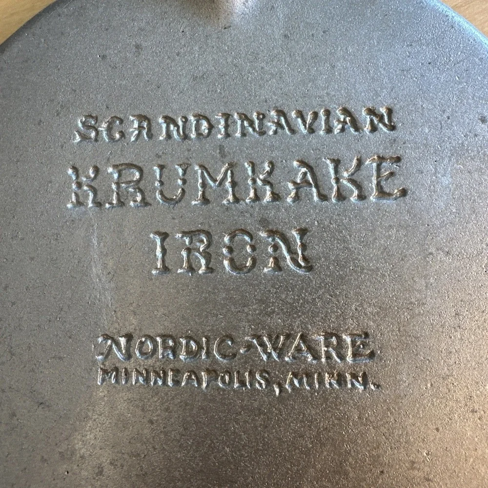 Vtg Scandinavian‎ Krumkake Iron Press Nordicware Red Wood Handles Minnesota 12